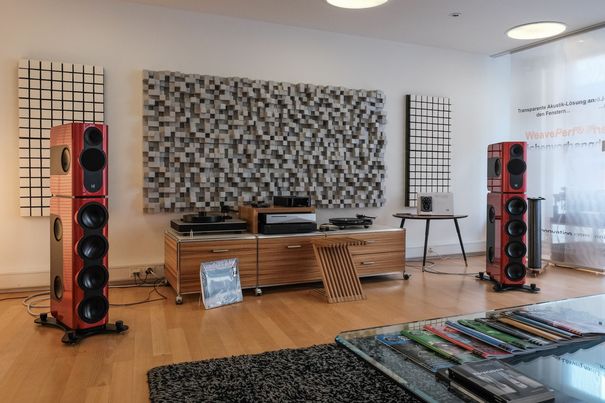 Hierzulande sind die Kii THREE und BXT bei Kii Audio Swiss in Olten vorführbereit anzutreffen.