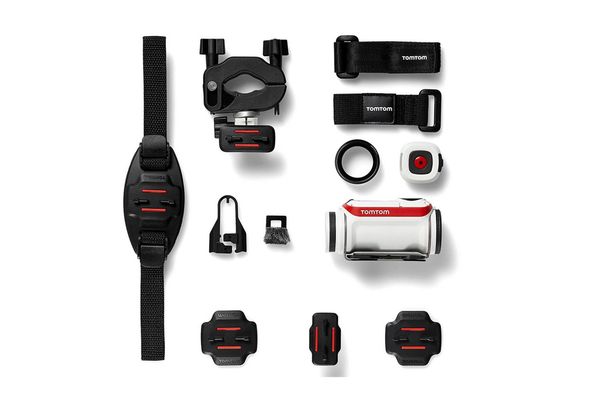 Das Bike Pack enthält eine flexible Lenkerhalterung, eine Halterung für Helme mit Lüftungsschlitzen, Standardhalterungen, eine Unterwasserlinse, eine Fernbedienung, einen Adapter für GoPro-Halterungen, den Anti-Rotations-Clip und ein Mikrofon-Windschutz.